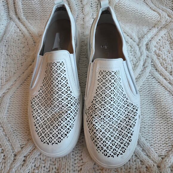 NEW Vionic Women Kimmie Perforated Suede Low Top Slip-On Sneakers Size 12 White - Picture 3 of 7